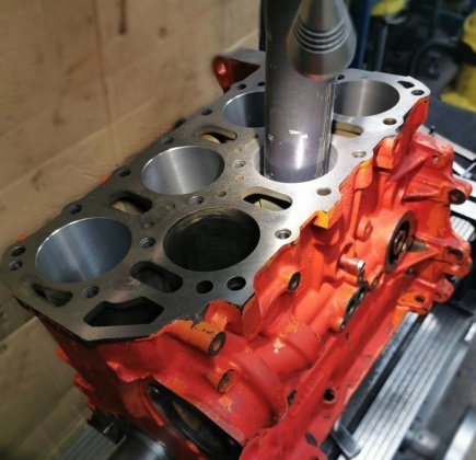 Bušenje blokova motora